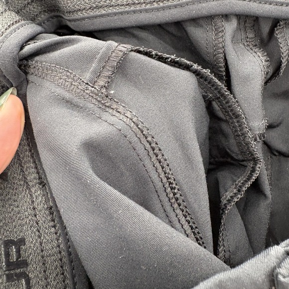 Under Armour Pants Mens 28x30 Black Golf Athletic Stretch Lightweight Casual - Picture 5 of 13